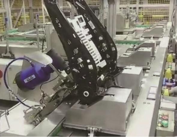 自動鉚接設（shè）備案例圖